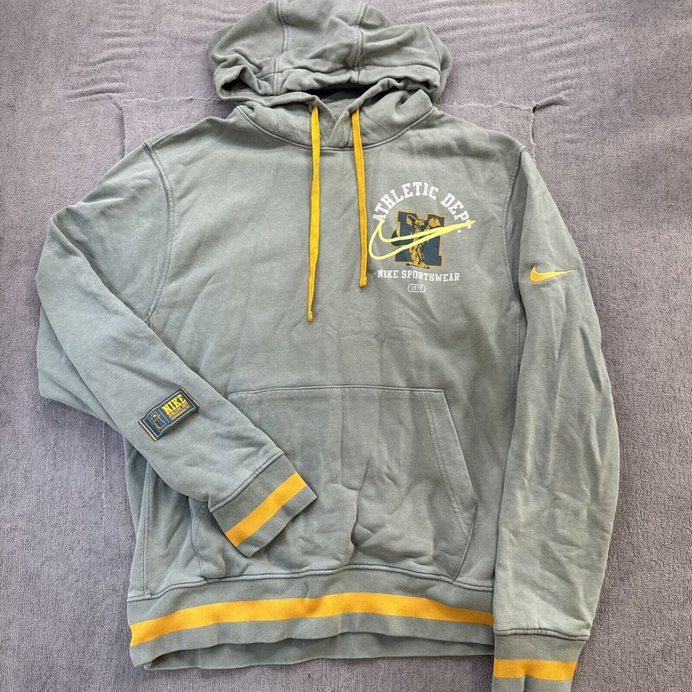 Nike Hoodie Mens Small Green Class of '72 Sweatshirt Pullover Retro Athleisure